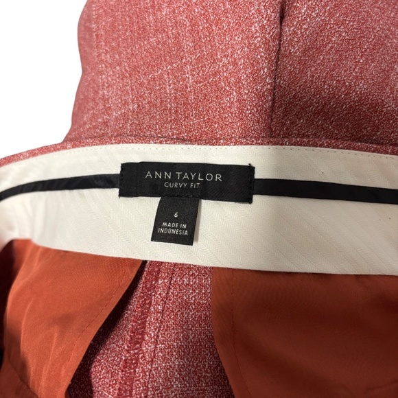 Ann Taylor | Women's Curvy Fit Coral Tapered Pants - Picture 7 of 7